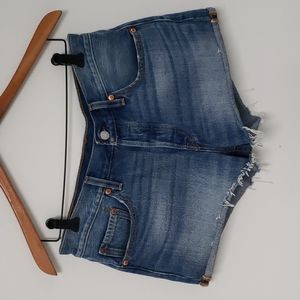 Levi's 501 Denim Shorts High‎ Rise Fringe Beach Size 28